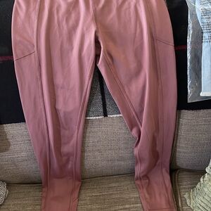 Victoria's Secret Pink Leggings with Sleek Design